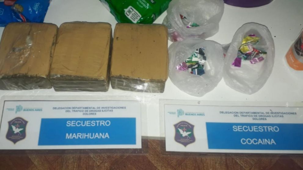 Parte de los elementos que fueron incautados por los investigadores.