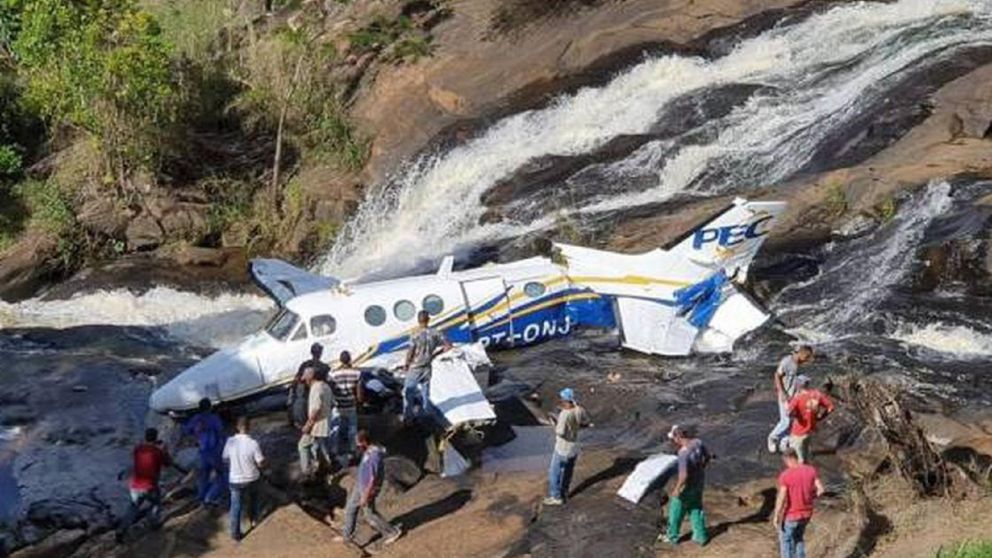 La popular cantante de 26 años falleció tras el impacto de la avioneta bimotor