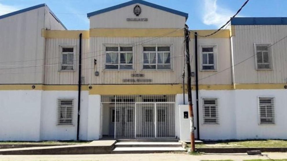 El abuso habría ocurrido en la Escuela de educación Primaria N° 25 "Crucero General Belgrano", del partido de Berisso, en La Plata.