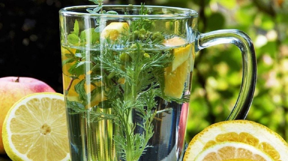 Agua de perejil, la infusión que ayuda a prevenir enfermedades cardiovasculares y a bajar de peso.