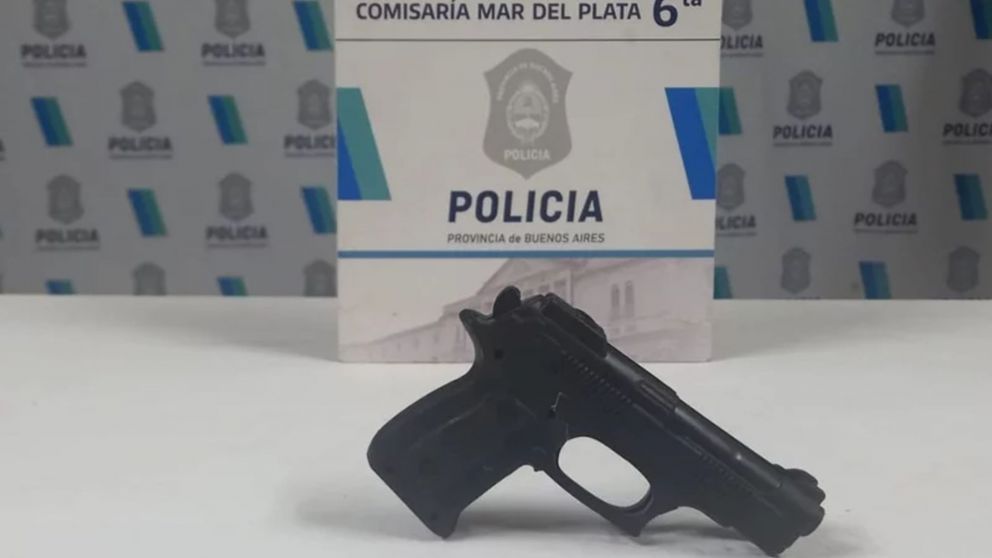 El arma secuestrada era una replica.
