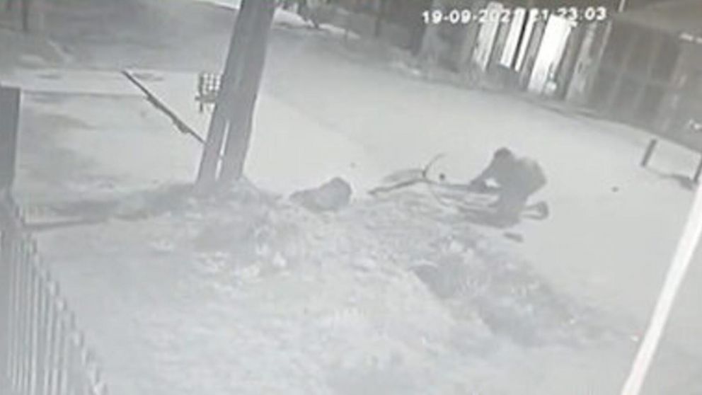 El momento de los golpes tras el robo de la bicicleta.