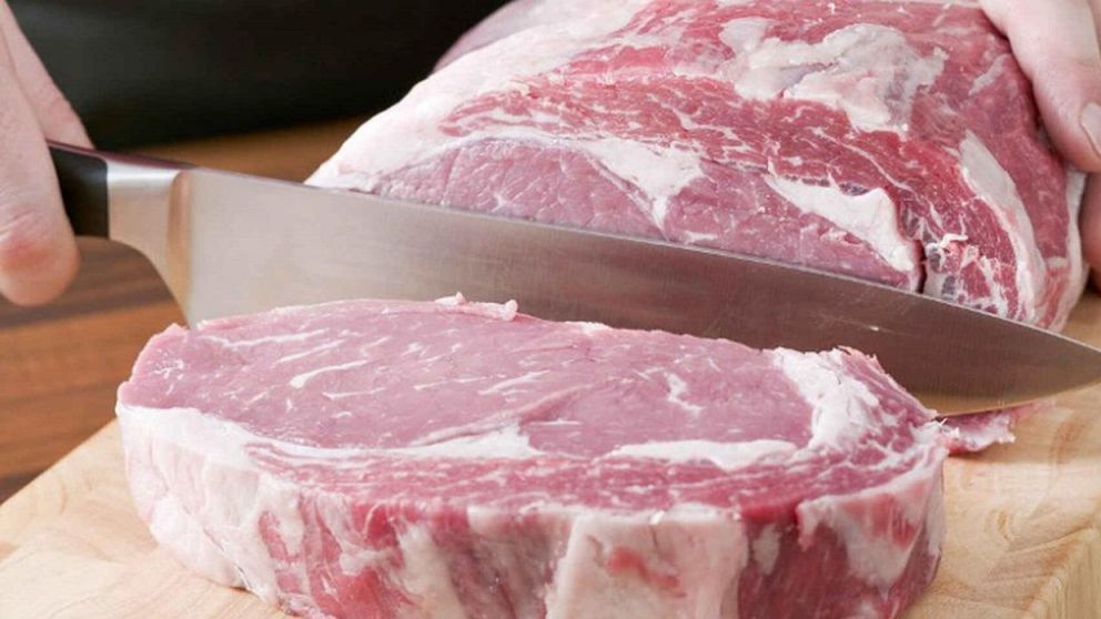Cortar la carne a favor o en contra de sus fibras podr�a alterar el resultado final y hacer que la carne quede mucho m�s tierna.