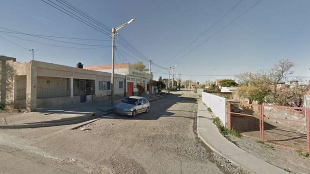 El crimen ocurrió en la vivienda de la víctima, en el barrio Tiro Federal, en Trelew (Google Street View).