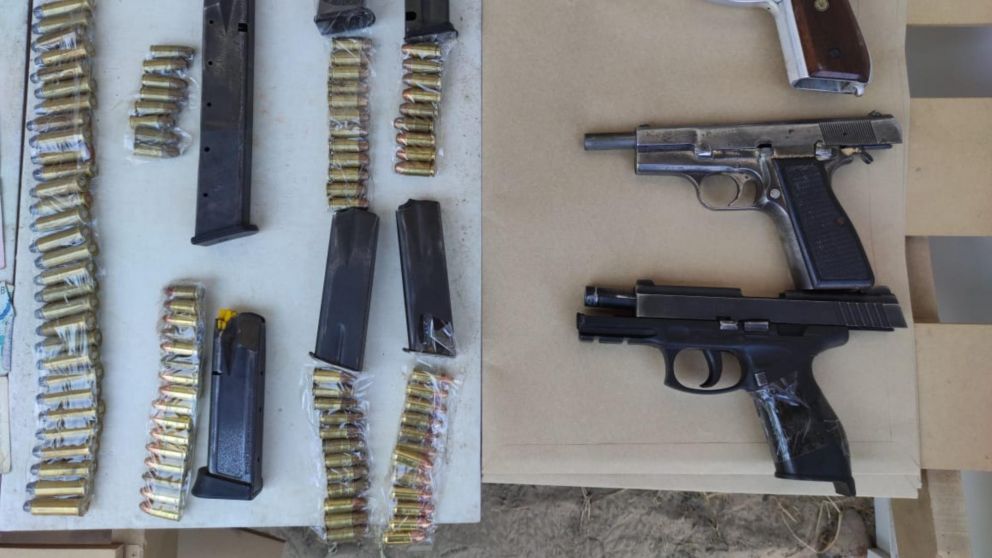 Parte de las armas y de las municiones que fue incautado en las diversas requisas.