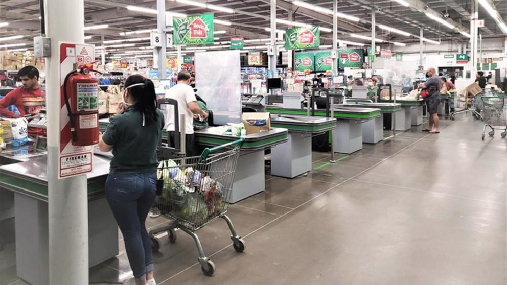 Esta cadena de supermercados fue adquirida por De Narváez al grupo estadounidense Walmart.