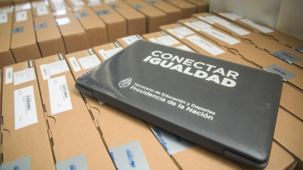 Una nueva tanda de dispositivos electrónicos serán distribuidos en 2022 a estudiantes de todo el país.
