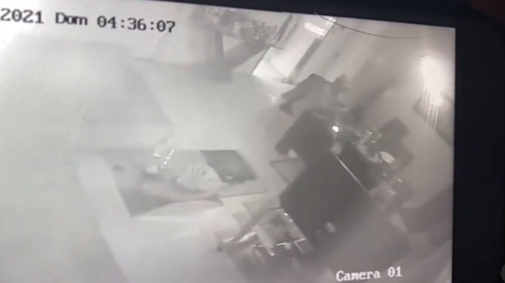 Las c�maras de seguridad grabaron la presencia de un �ngel. 
