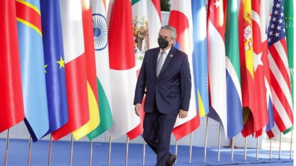 El presidente Alberto Fernández en la cumbre del G-20 en Roma, Italia.