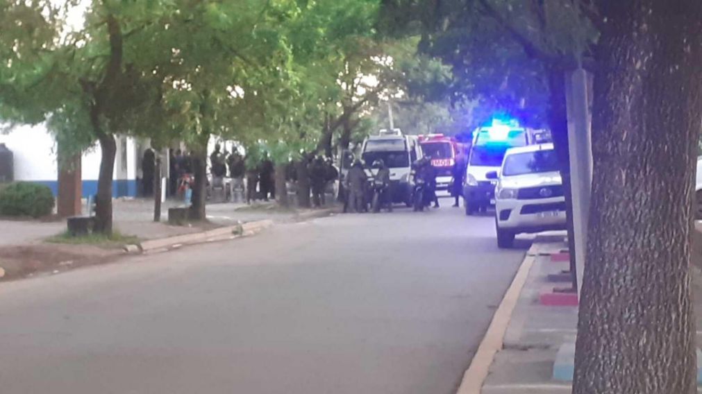 La feroz revuelta demandó la intervención de expertos del Grupo Halcón de la Policía Bonaerense.
