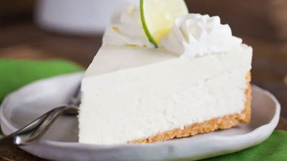 El cheesecake de lima es un postre ideal para el verano o los días de alta temperatura.