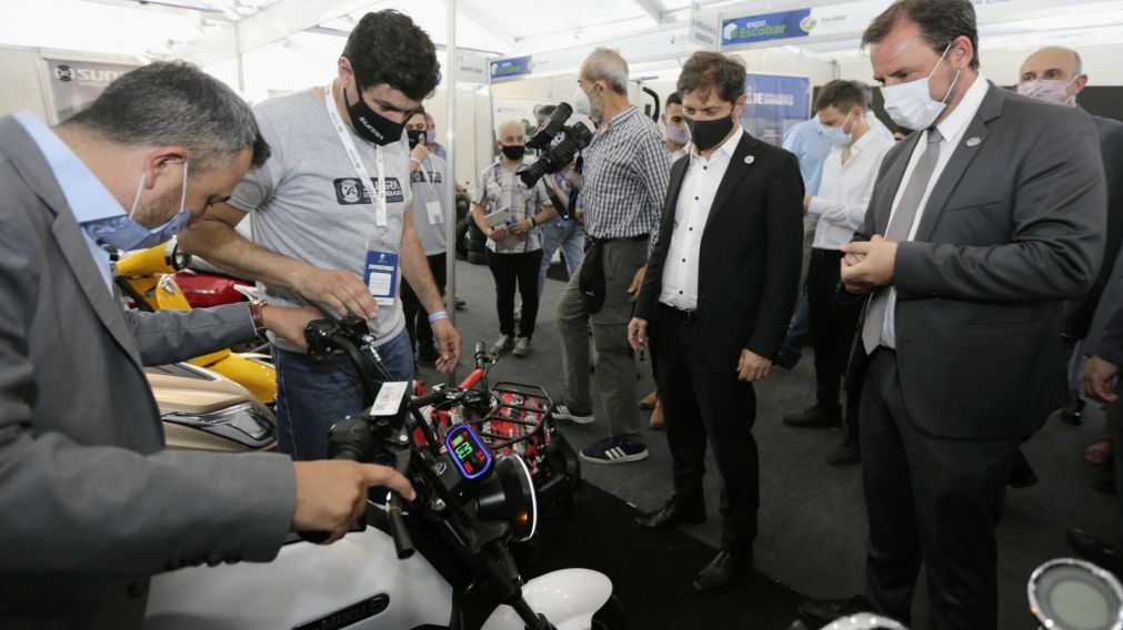 El gobernador bonaerense recorrió la Expo Escobar junto con funcionarios nacionales y provinciales.