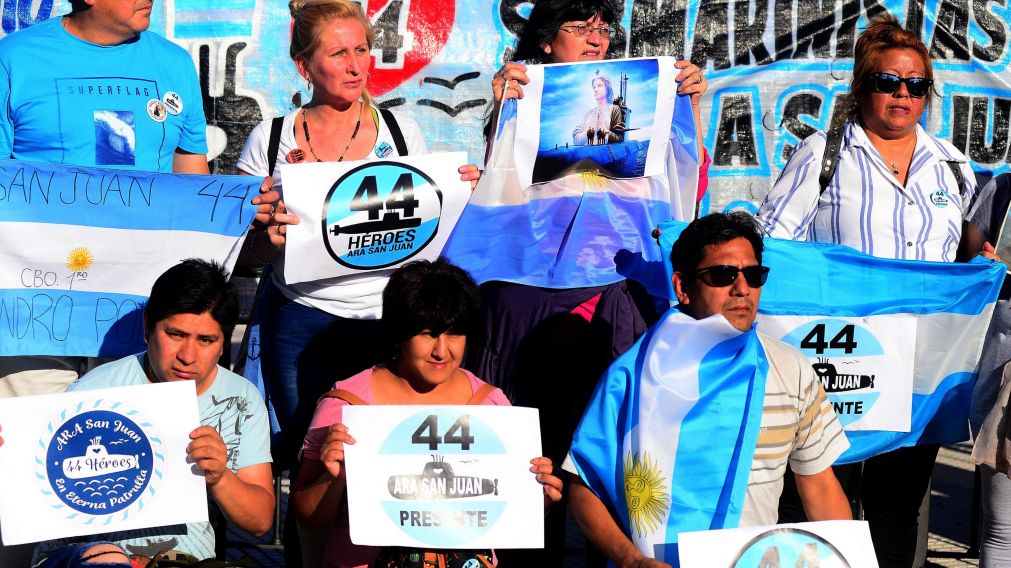 El peregrinaje de la tripulación del submarino argentino continúa buscando justicia