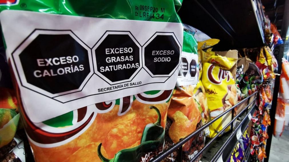La ley tiene como objetivos garantizar a las y los consumidores el derecho a la salud y a una alimentación adecuada. (Gentileza: Diputados bonaerenses)