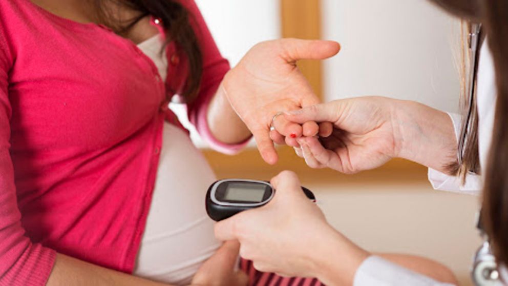 Cítricos, pescado, frutos secos y verduras verdes optimizan la alud de las embarazadas para enfrentar a la diabetes.