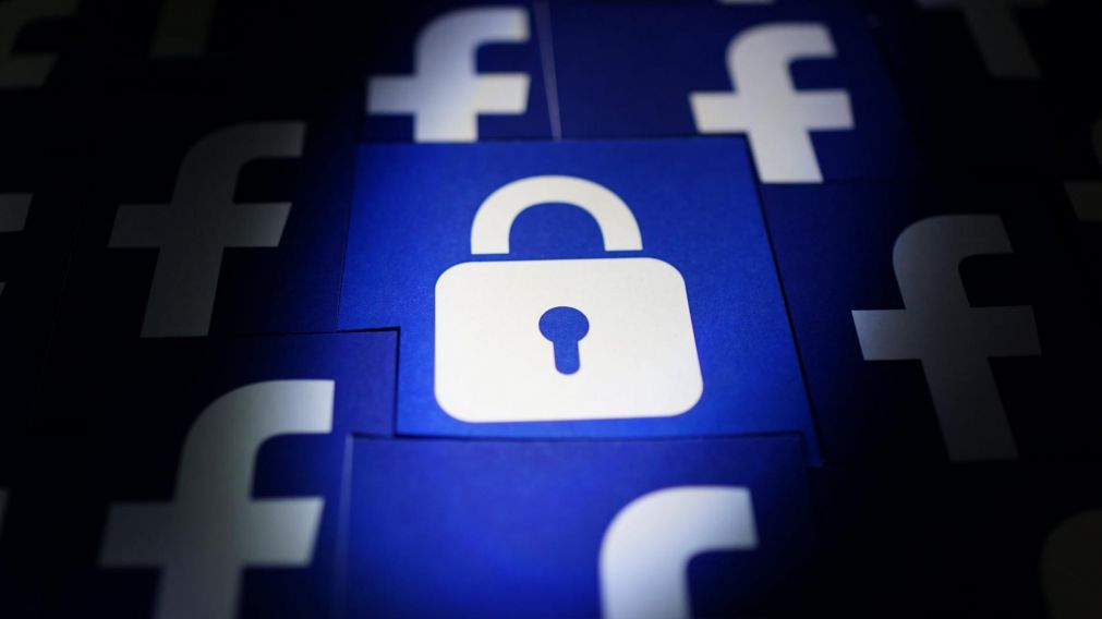 Mujer renunci� a Facebook y llev� una denuncia al Parlamento brit�nico