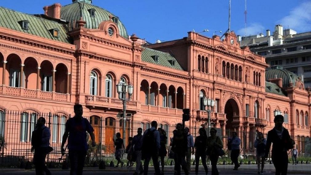 La propuesta establece que el Poder Ejecutivo, el Poder Legislativo y el Poder Judicial deben garantizar �reas espec�ficas para profesionales acreditados.