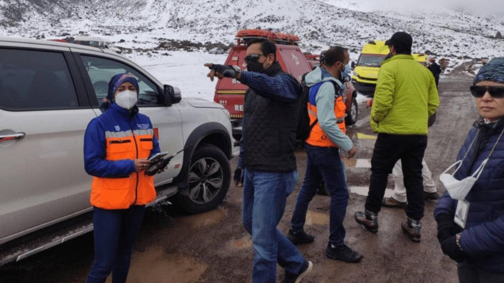 Tragedia en Ecuador: al menos cuatro muertos y un herido dejó un alud en un volcán.