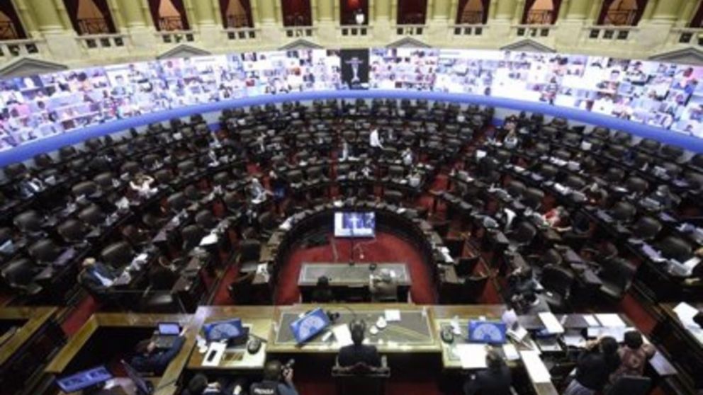 En las Elecciones Generales del día 14 de noviembre se eligirán, a nivel nacional, 24 senadores y 127 diputados.