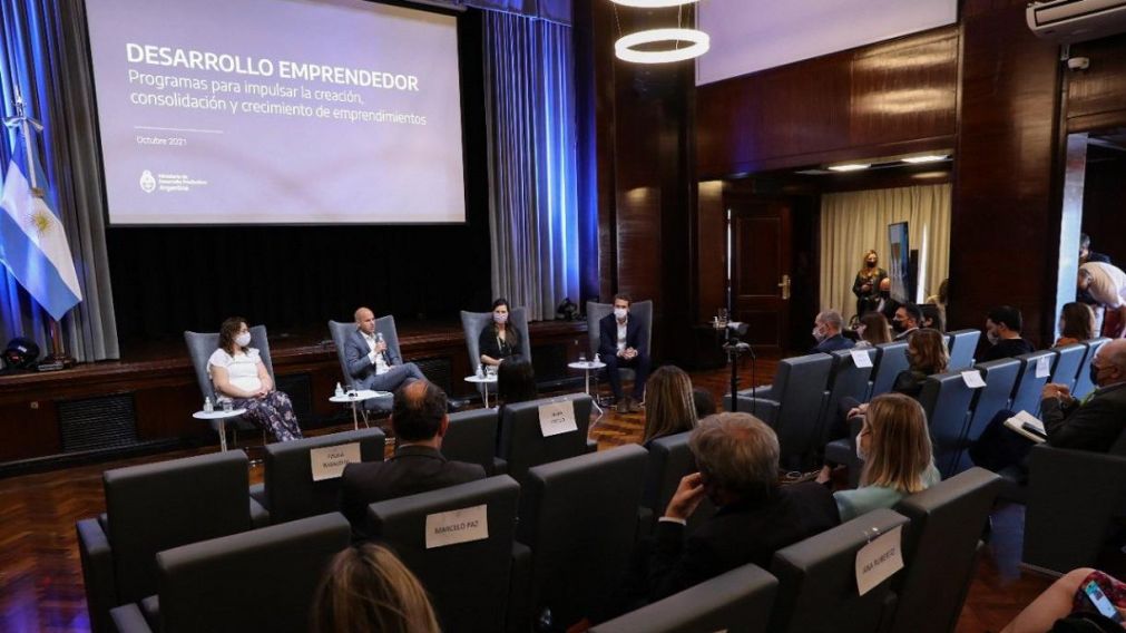 Desde el Gobierno Nacional $100 millones en ANR para impulsar a las y los emprendedores o emprendimientos que desarrollen proyectos con perspectiva de género.