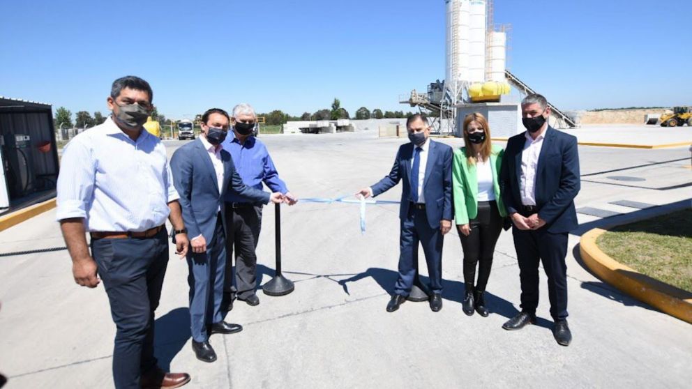 La comitiva encabezada por Watson dialog� con los directivos de las empresas instaladas en el Parque industrial.