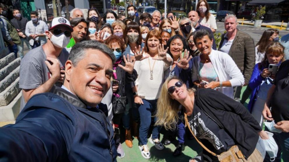 Una selfie durante la recorrida por el centro comercial de La Lucila.