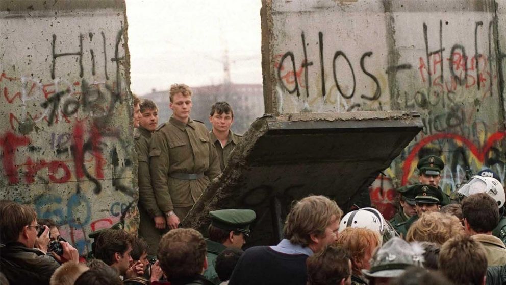 Tras la caída del muro de Berlín, Alemania se unificó.