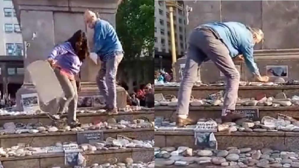 Pisotearon las piedras y arrancaron las fotografías de los fallecidos por coronavirus en pleno acto por el Día de la Lealtad (Twitter).