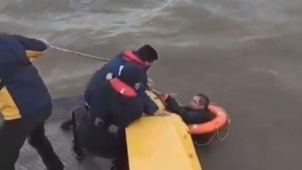 Los náufragos fueron rescatados en el Río de La Plata a la altura de Ensenada.