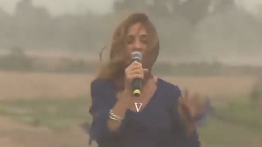 La candidata a diputada Victoria Tolosa Paz, en pleno discurso.