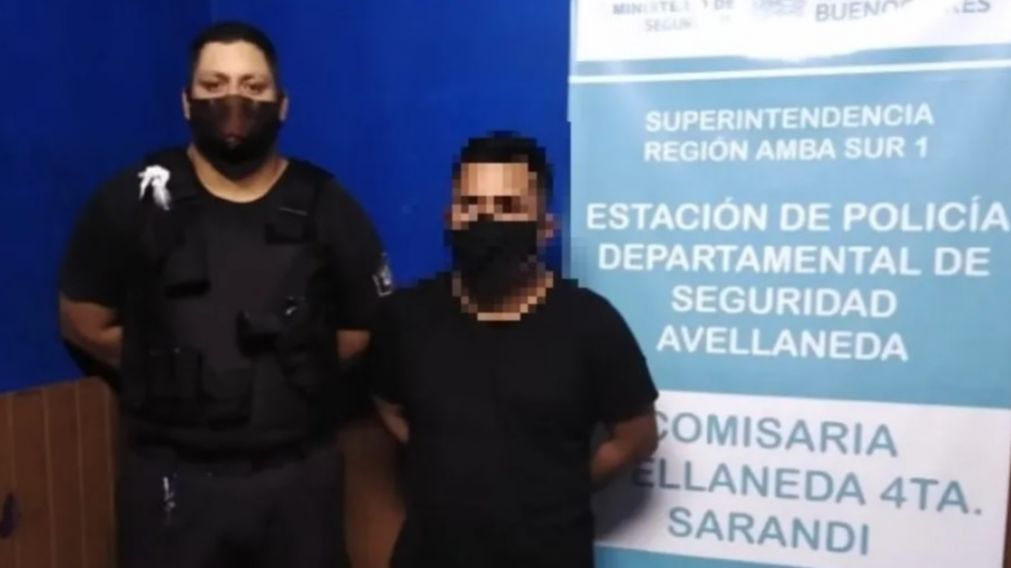 Este es el individuo que se encuentra sospechado de haber asesinado y descuartizado a su padre.