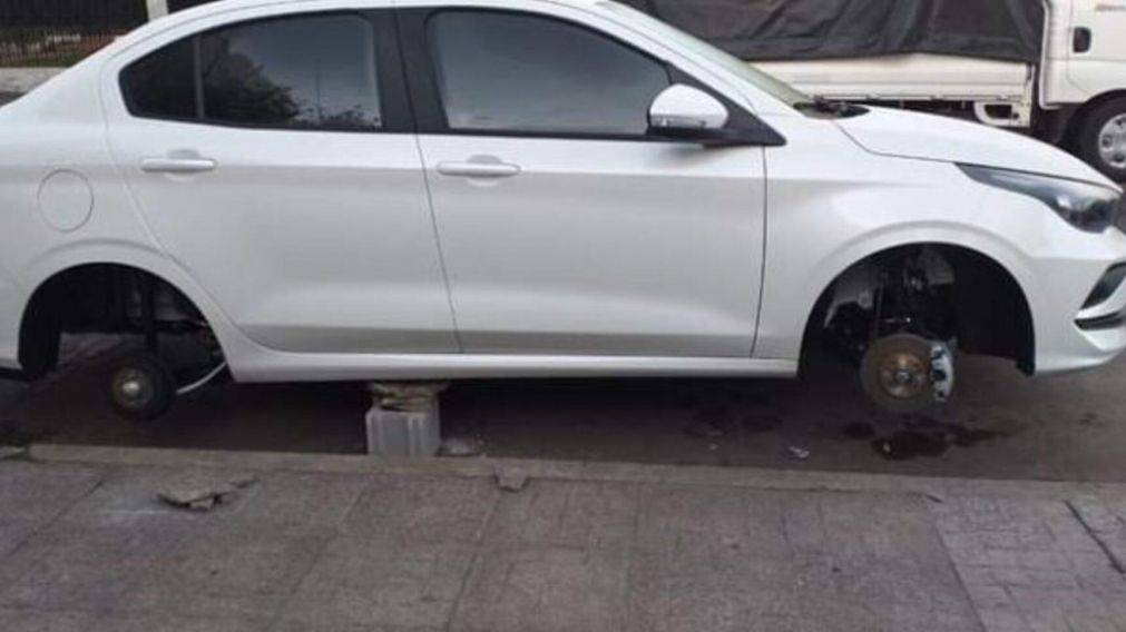 El estado en el que suelen dejar los autos estos delincuentes.