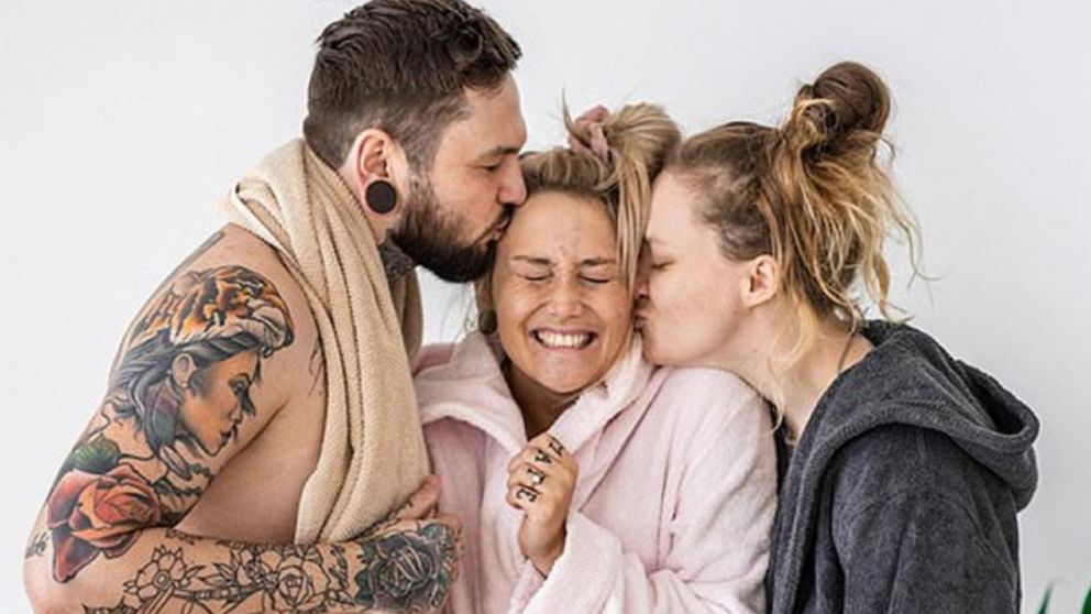 Desde que apareci� la profesora de gym, Saskia y Lui la incorporaron a la pareja y viven la relaci�n amorosa como un tr�o. 