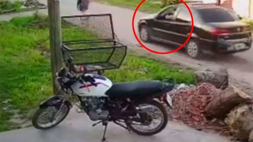 El abusador conduce una auto color negro y aún no fue identificado.