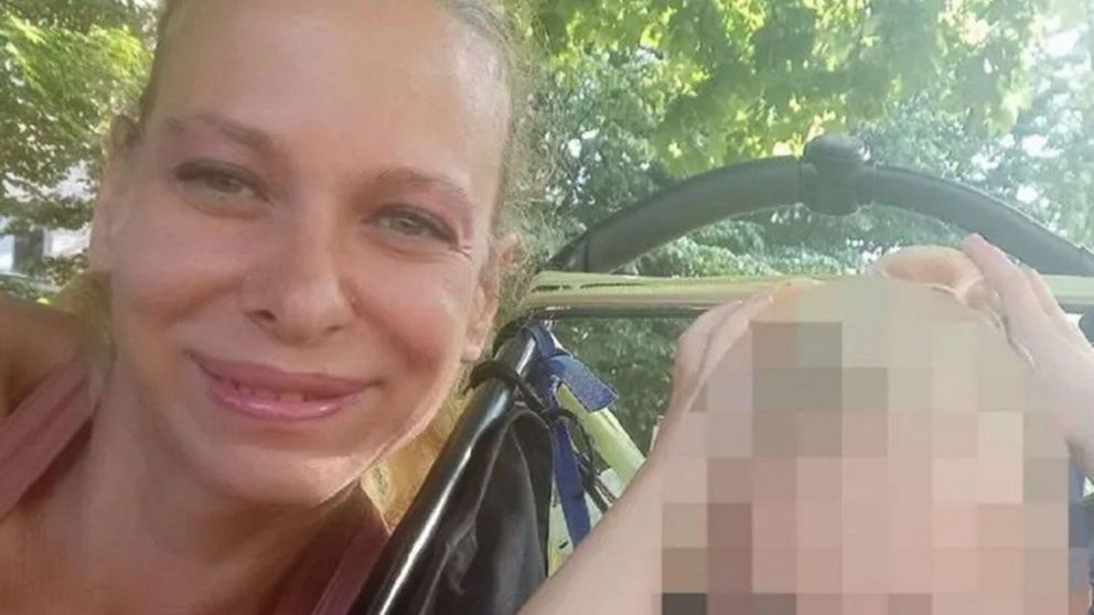 Katalin Erzsebet Bradacs, la ex actriz porno que fue detenida por el crimen de su hijo de dos años.