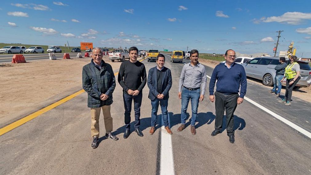 "Esta esperada doble vía de la Ruta 11 se logra porque hay un Estado presente que se ocupa de las necesidades", destacó Cardozo.