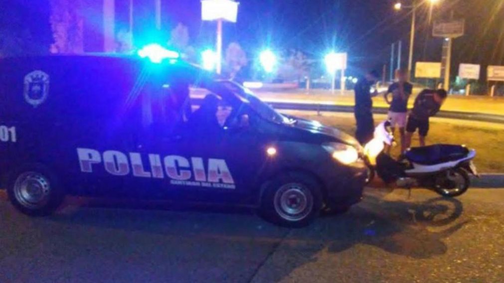 Quedaron detenidos cuando intentaron vender un amplificador robado.