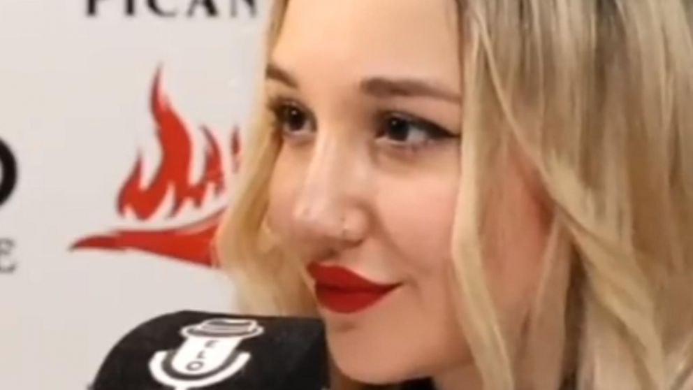 La actriz porno le hizo una propuesta sexual al delantero Cristian Pavón en Elo Podcast (captura).