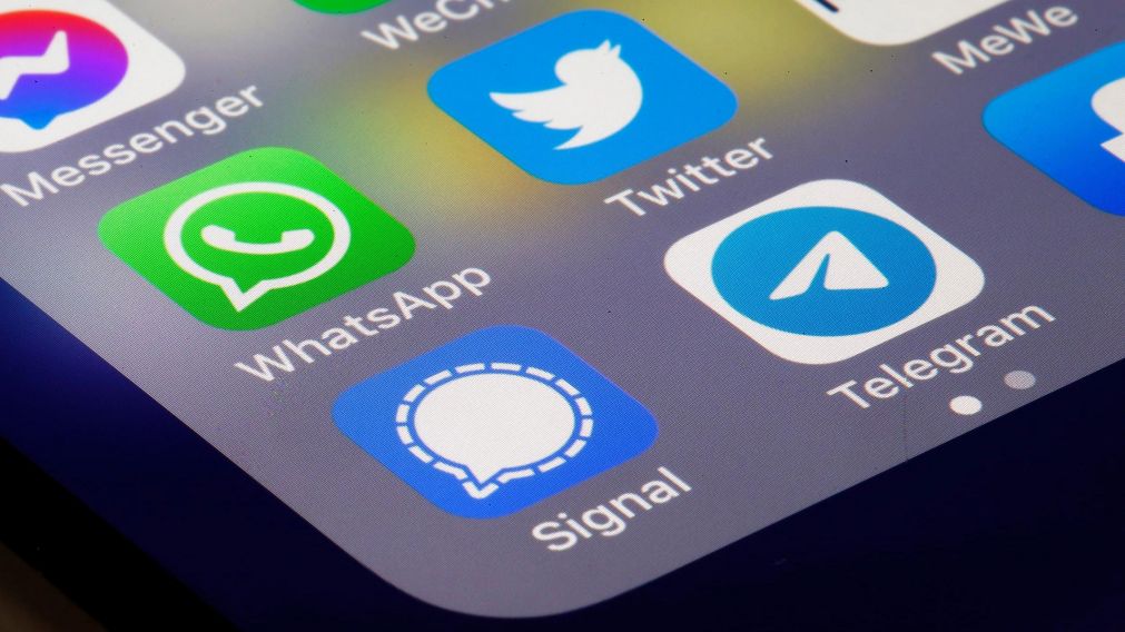 Plataformas como Telegram, Signal y Wire, principales competencias en el mercado de mensajer�a, son alternativas a WhatsApp.