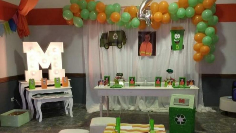 Nene pidió que su cumpleaños sea de la temática de quienes admira: los recolectores de residuos (imagen Facebook).