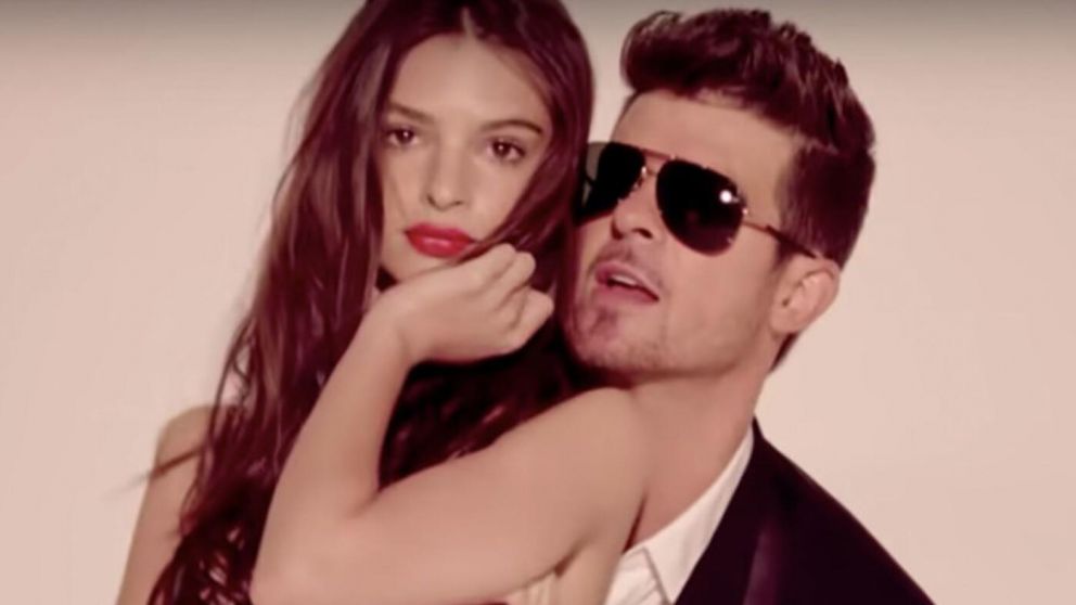 "Burred Lines" fue filmado en 2013 y la denuncia de acoso contra Robin Thicke por Emily Ratajkowski fue confirmada por la directora del clip. (Captura de video)