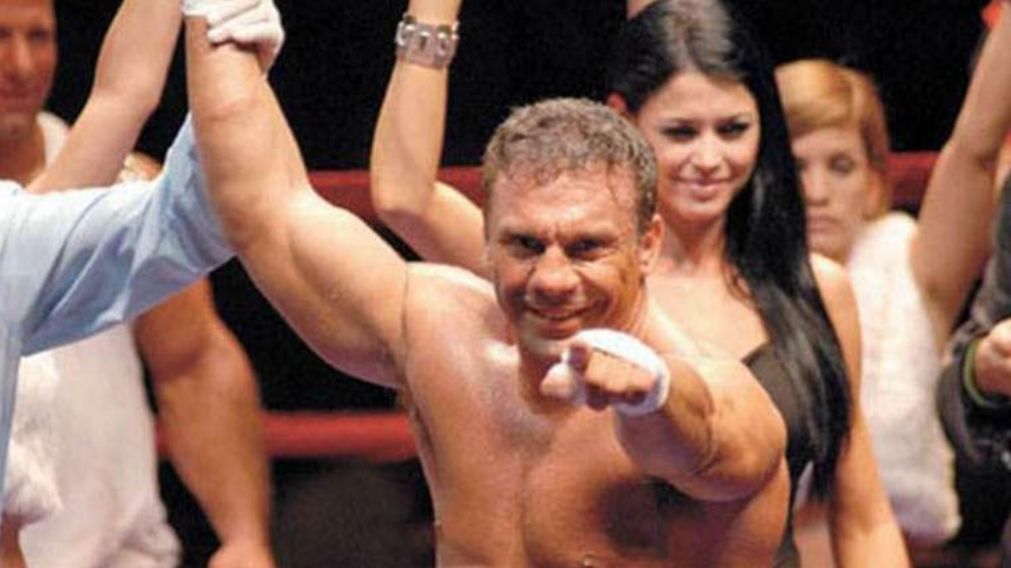 El campeón argentino acabó con el encuentro en menos de 20 segundos, dejando a su oponente completamente fuera de combate.