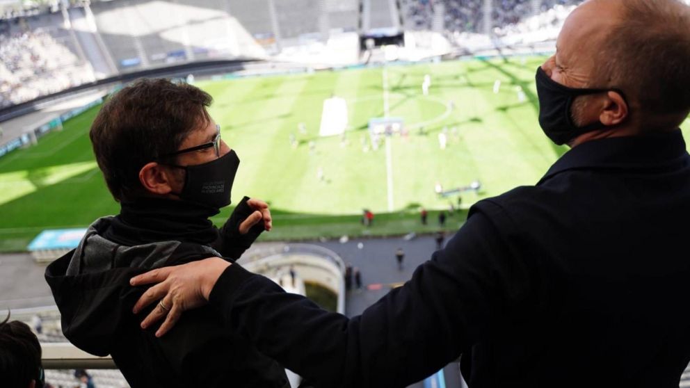 Axel Kicillof: "Queremos que el fútbol sea otra vez una fiesta familiar y popular".