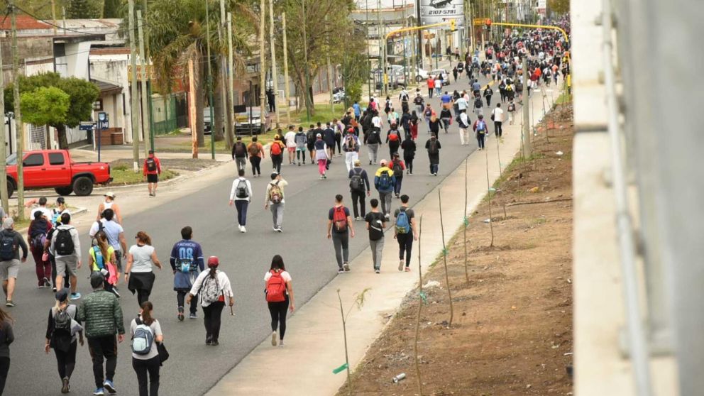 Miles de feligreses marchan a Luj�n (Jonathan Moreno/Cr�nica).