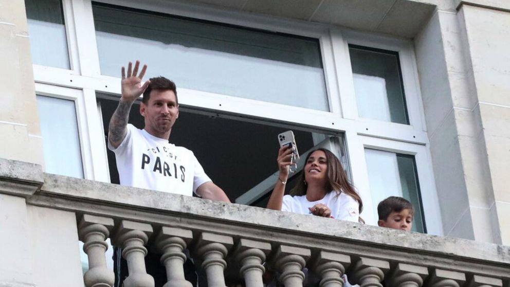 Desde su llegada a París, Lio Messi y su familia están hospedados en el lujoso Royal Monceau, que asaltaron el pasado miércoles.