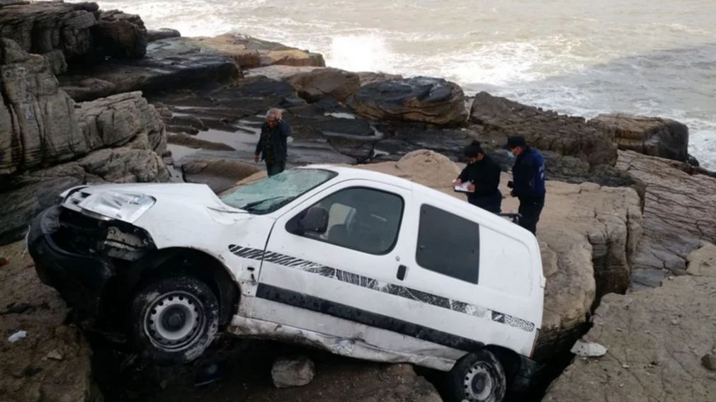 Así quedó el auto tras perder el control.