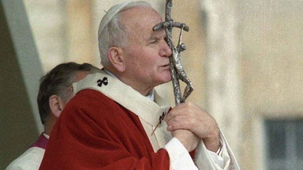 Juan Pablo II, el Papa "peregrino", fue elegido el 16 de octubre de 1978.