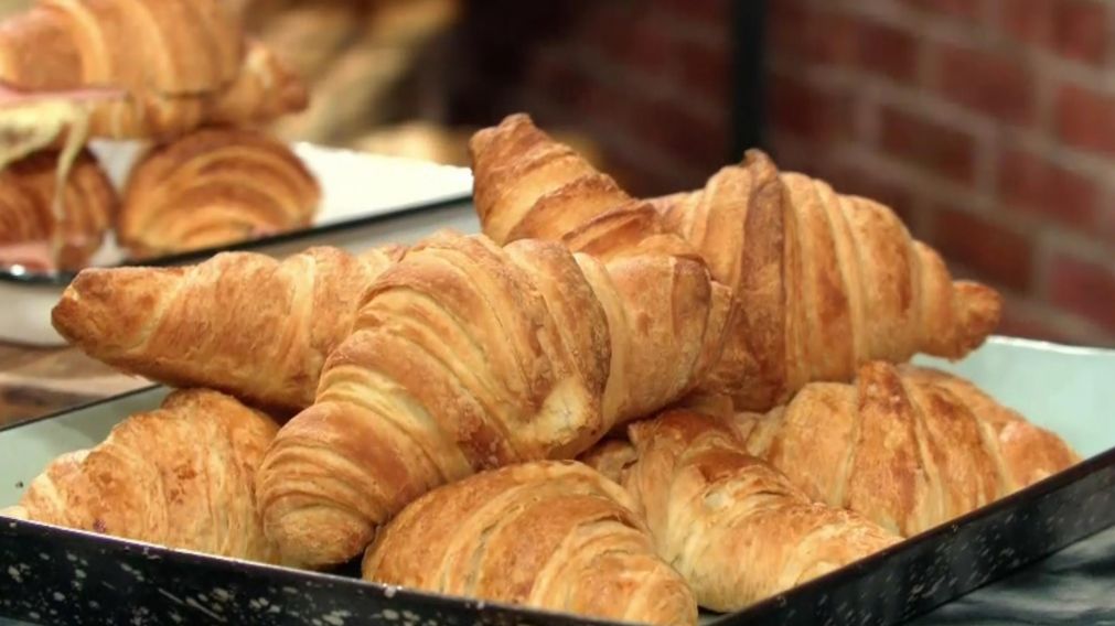 El sacramento puede ser relleno de jam�n y queso, o membrillo. 