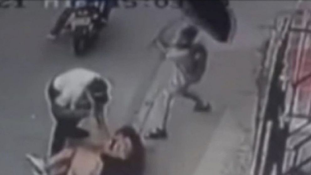 Ante el ataque del joven, el asaltante decidió huir y subir a la motocicleta donde lo esperaba su cómplice..