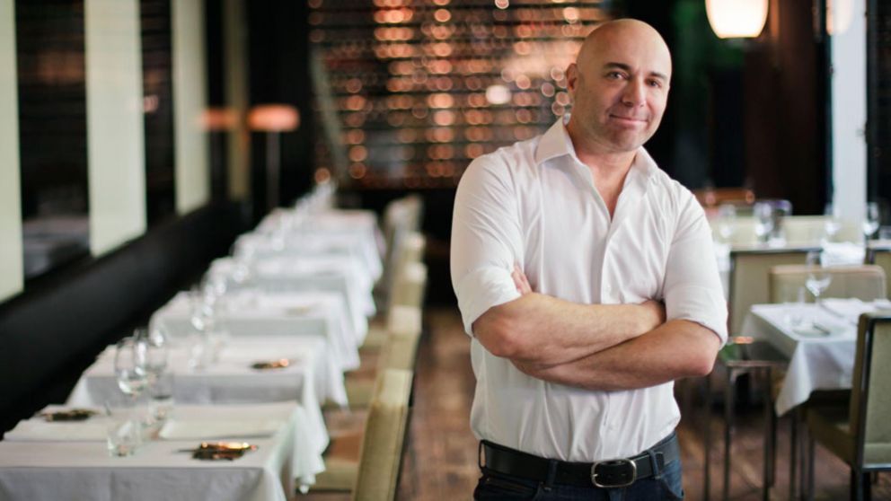 Germán Martitegui en su prestigioso restaurante "Tegui" de Palermo Hollywood.